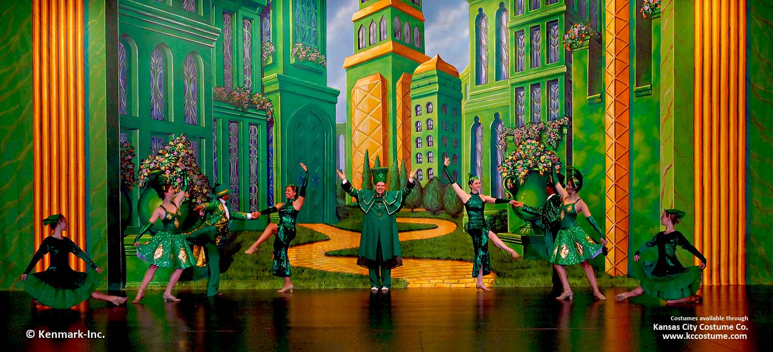 ED667 Emerald City Interior with cast